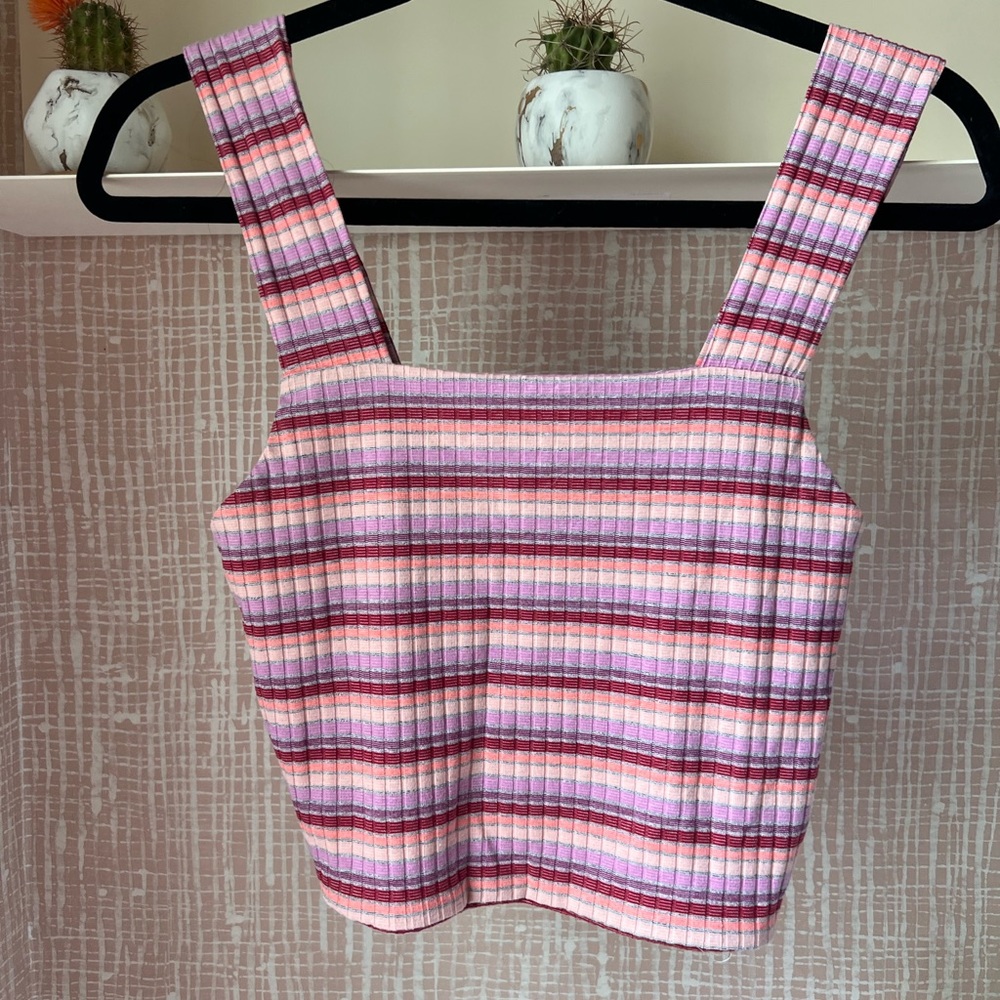 Pink crop top - Picture 2 of 3